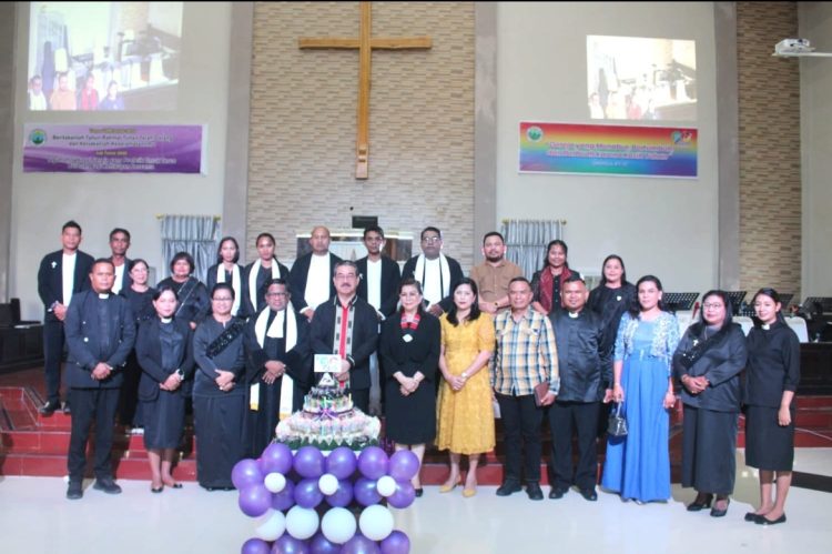 Gubernur Maluku Hadiri Ibadah Syukur HUT ke-90 GPM di Labuha