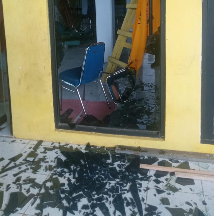 Diduga Anak Asis dan Rombongan Rusak Kantor Golkar, AMPG: Kami Kutuk Keras, Polisi 1×24 Jam Tangkap Pelaku