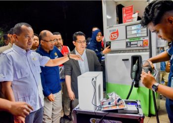 Bahlil Lahadalia Sidak SPBU di Malang, Pastikan Kualitas BBM Sesuai Standar