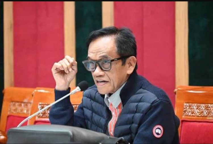 La Tinro Berharap Presiden Segera Angkat Guru Honor Jadi ASN