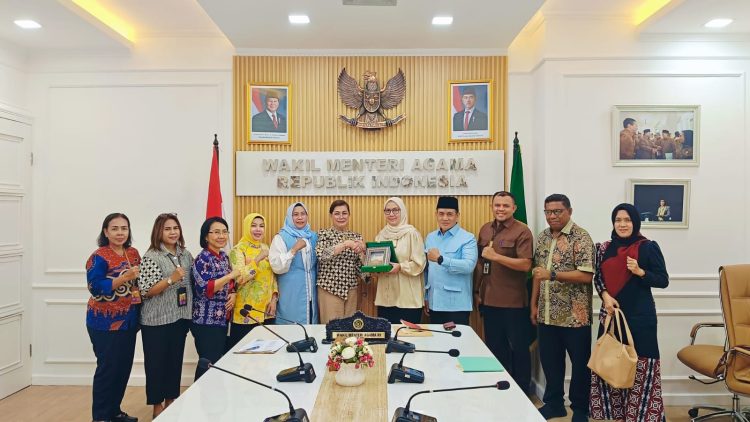 Bertemu Wamenag, Maya Baby Lewerissa Tegaskan Moderasi Beragama Harus Tumbuh dari Rumah