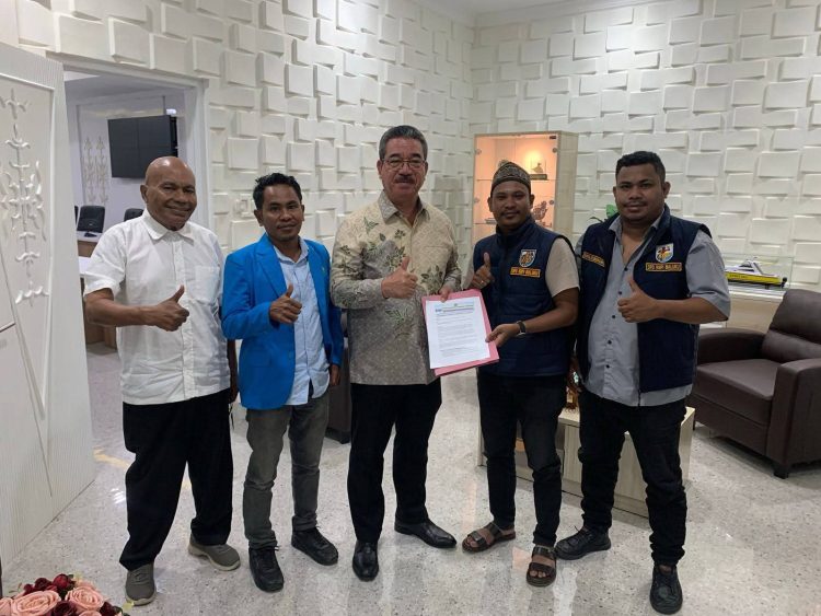 Tak Anti Kritik, Gubernur Hendrik Lewerissa Terima Rekomendasi KNPI SBB Terkait MIP