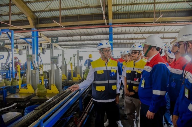 Wamen ESDM Tinjau Terminal BBM Padalarang, Pastikan Pasokan Energi Aman Jelang Idulfitri