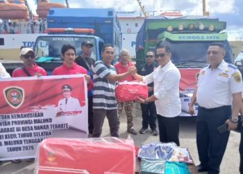 Tindak Lanjut Arahan Gubernur, Dinsos Maluku Salurkan Bantuan Rp361 Juta ke Ohoi Danar Kab. Malra