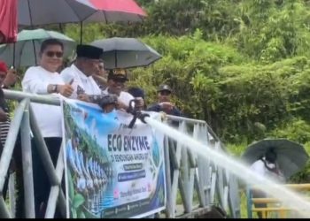 Waisak 2570 BE di Ambon Diwarnai Aksi Lingkungan, 2.570 Liter Eco Enzyme Dialirkan ke Sungai