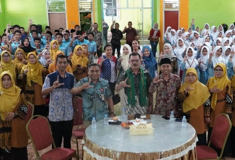 Pemkot Ambon Perkuat Literasi Digital Pelajar, Wali Kota Ingatkan Bahaya Hoaks dan Cyber Bullying