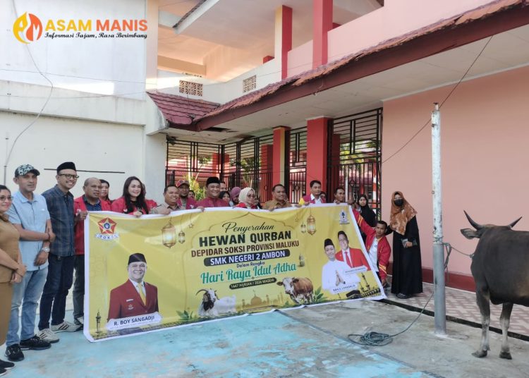 Idul Adha Jadi Momentum Penguatan Pendidikan Karakter, RBS Bersama SOKSI Salurkan Qurban untuk SMKN 2 Ambon