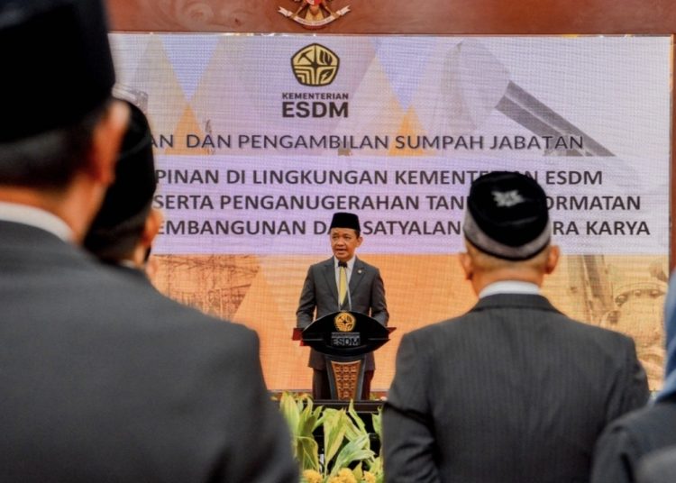Bahlil Rotasi Pejabat ESDM, Tegaskan Pengelolaan SDA Harus Utamakan Kepentingan Negara