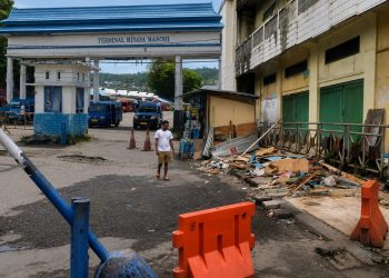 Warga Geram! Trotoar Terminal Masohi Disulap Jadi Lapak, Dishub Diminta Bongkar