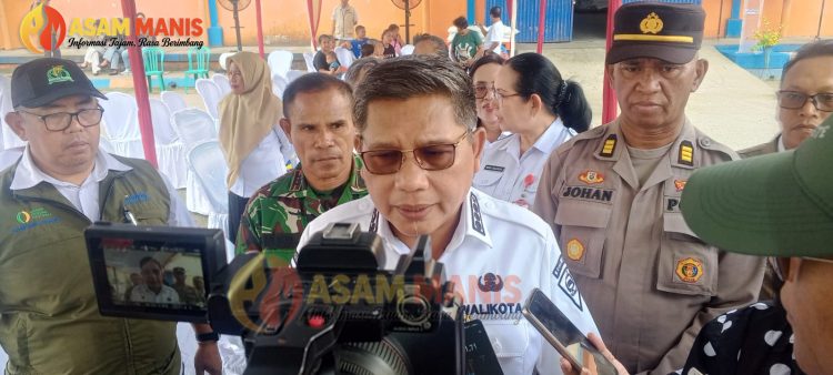 Bodewin Luncurkan Bantuan Pangan Bulog untuk Warga Ambon