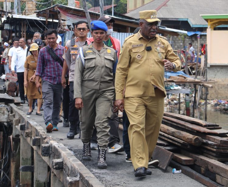 Kebakaran Dok V Bawah Sisakan Duka, Pemkot Jayapura Bergerak Tangani Warga Terdampak