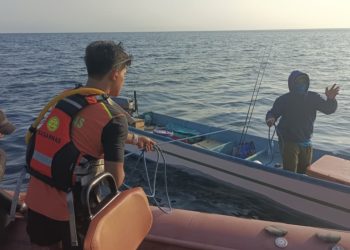 Lima Nelayan Maluku Tenggara Terombang-ambing Akibat Mati Mesin, Dievakuasi Selamat
